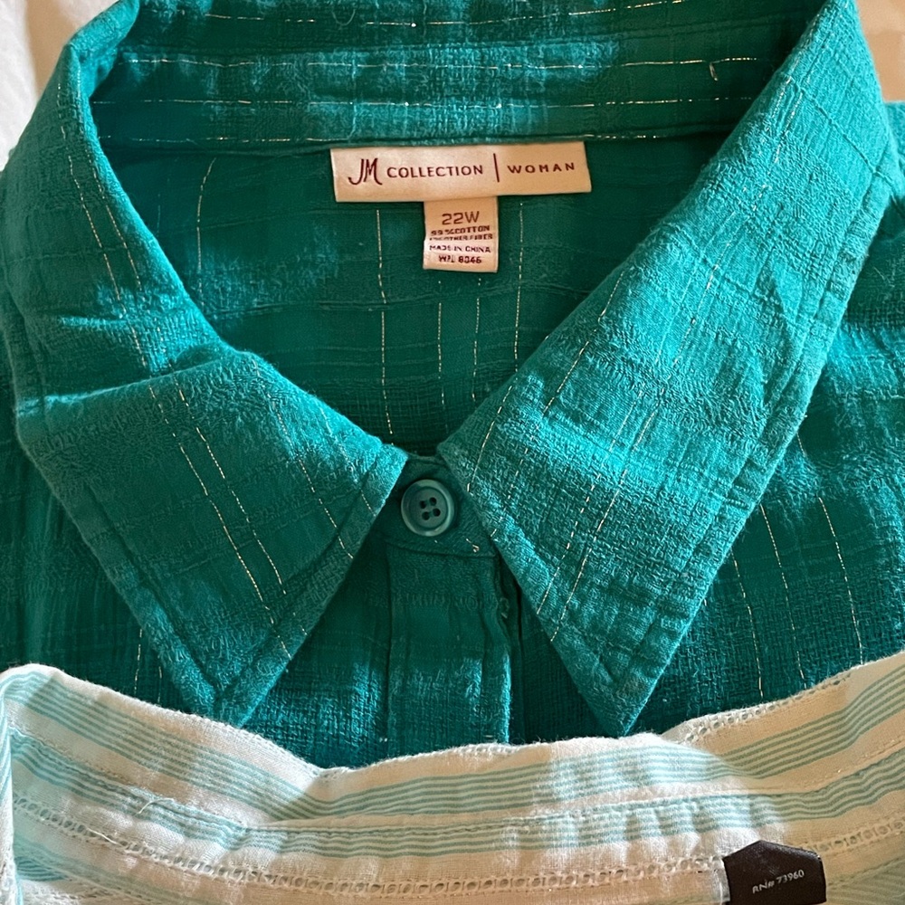 Pretty Plus Size Top Bundle - Picture 15 of 16